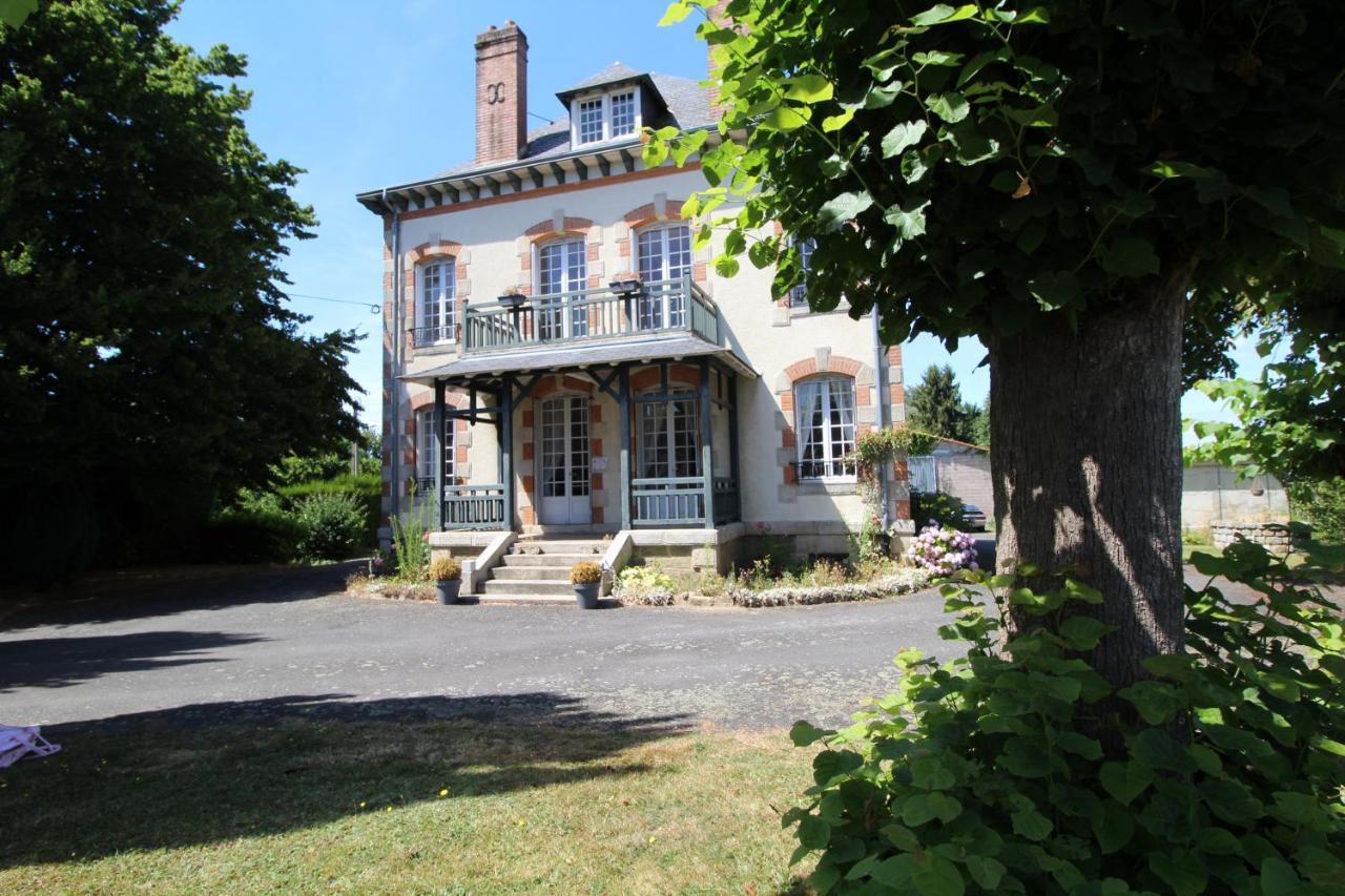 Au Fil Du Temps Acomodação com café da manhã Châlus Exterior foto
